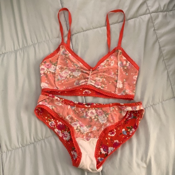 Spell revolver intimates set S preowned - Picture 10 of 16